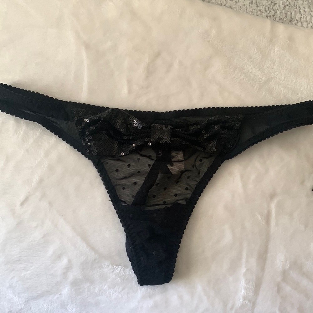 Victoria secret bow thong